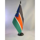 Drapeau de table Soudan du Sud 21x14 cm Hampe et socle en plastique noir