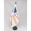 Drapeau de table Terre-Neuve-et-Labrador 21x14 cm Hampe et socle en plastique noir