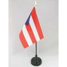 Drapeau de table Porto Rico 15x10 cm Hampe et socle en plastique noir pointe or